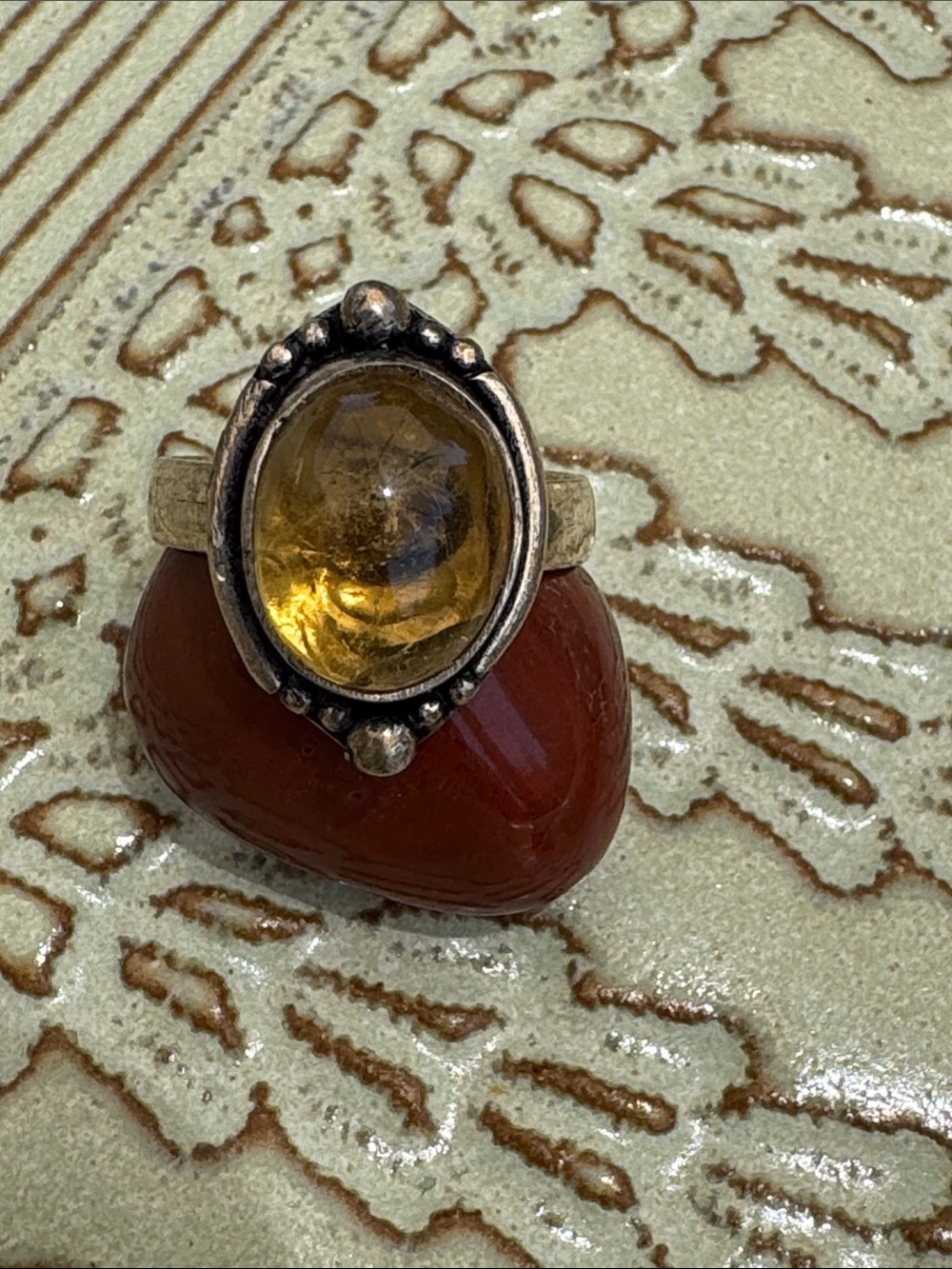 Silver Tone Citrine Cabochon Ring - Size 7.5